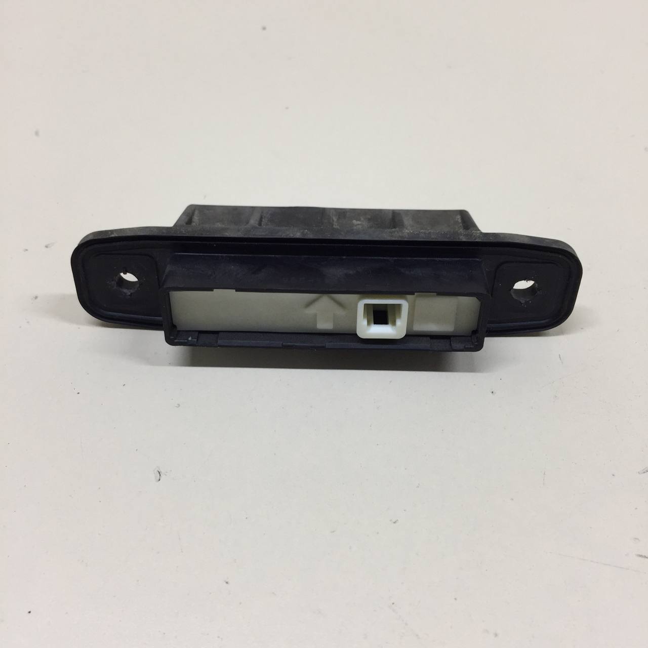 Кнопка открывания багажника Lexus RX 350 /450h (XL10) 2009-2015 Кнопка открывания багажника Lexus RX 350 /450h (XL10) 2009-2015