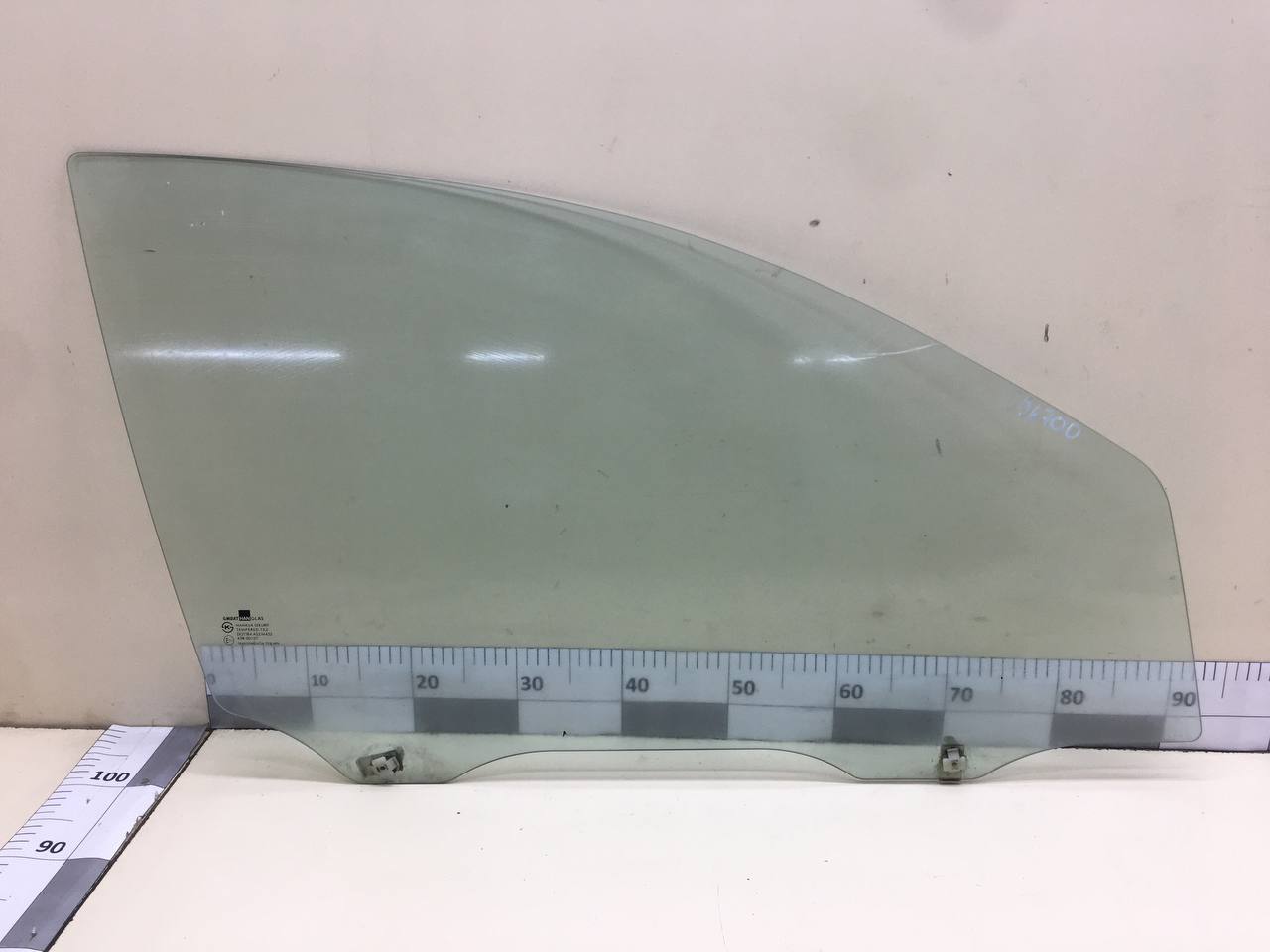 Стекло двери передней правой Chevrolet Aveo T200 2003-2008