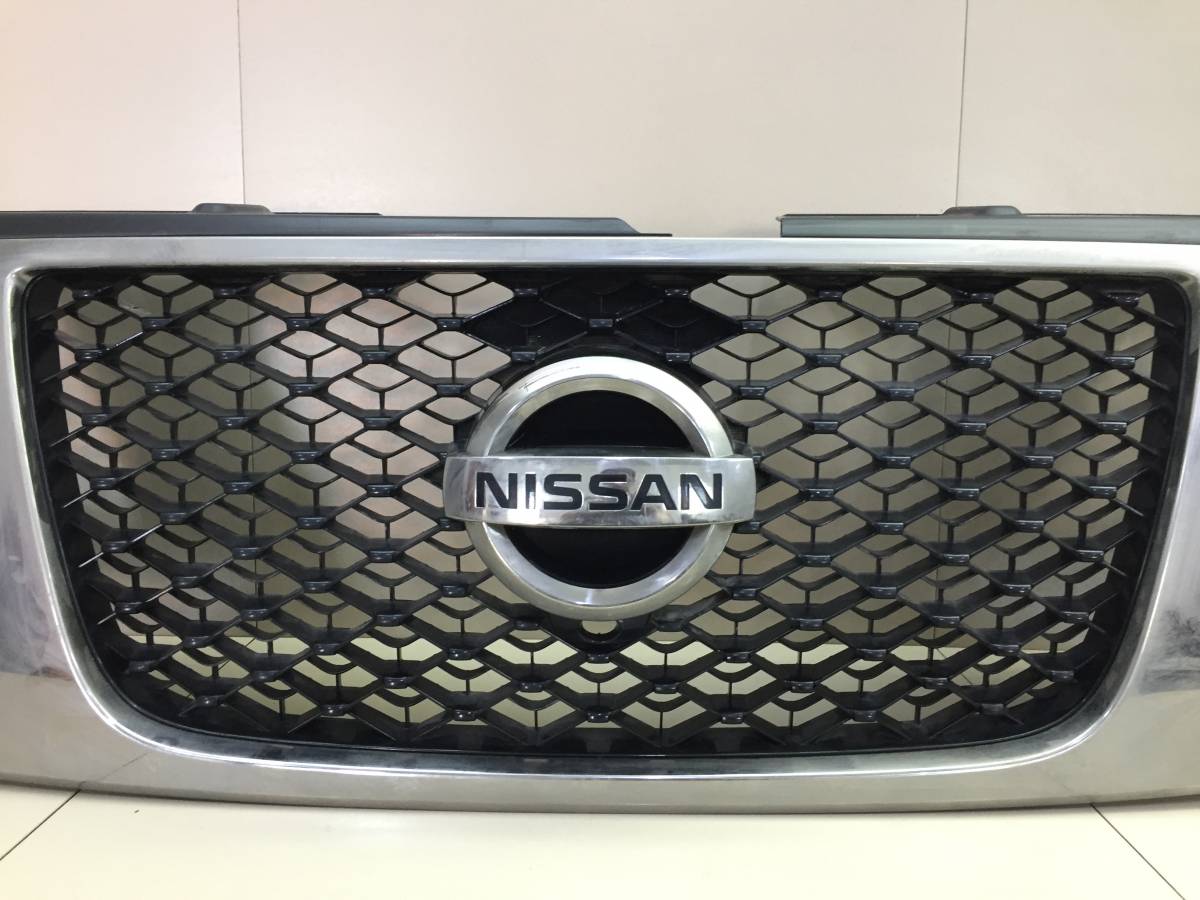 Решетка радиатора Nissan Patrol (Y62) 2010>