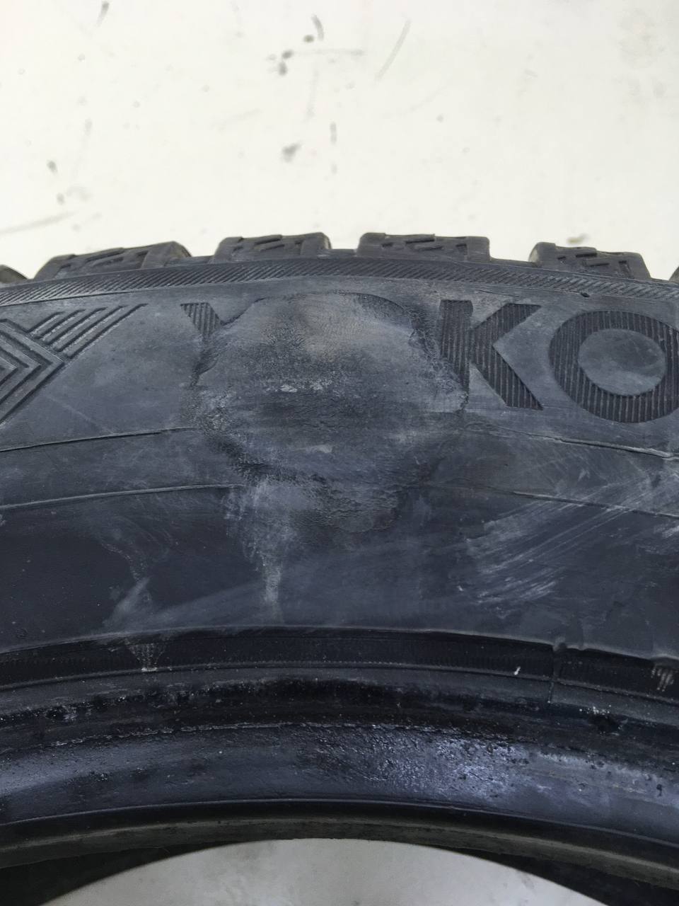 Шины к-кт R18 Зимние шипованные Yokohama Ice Guard