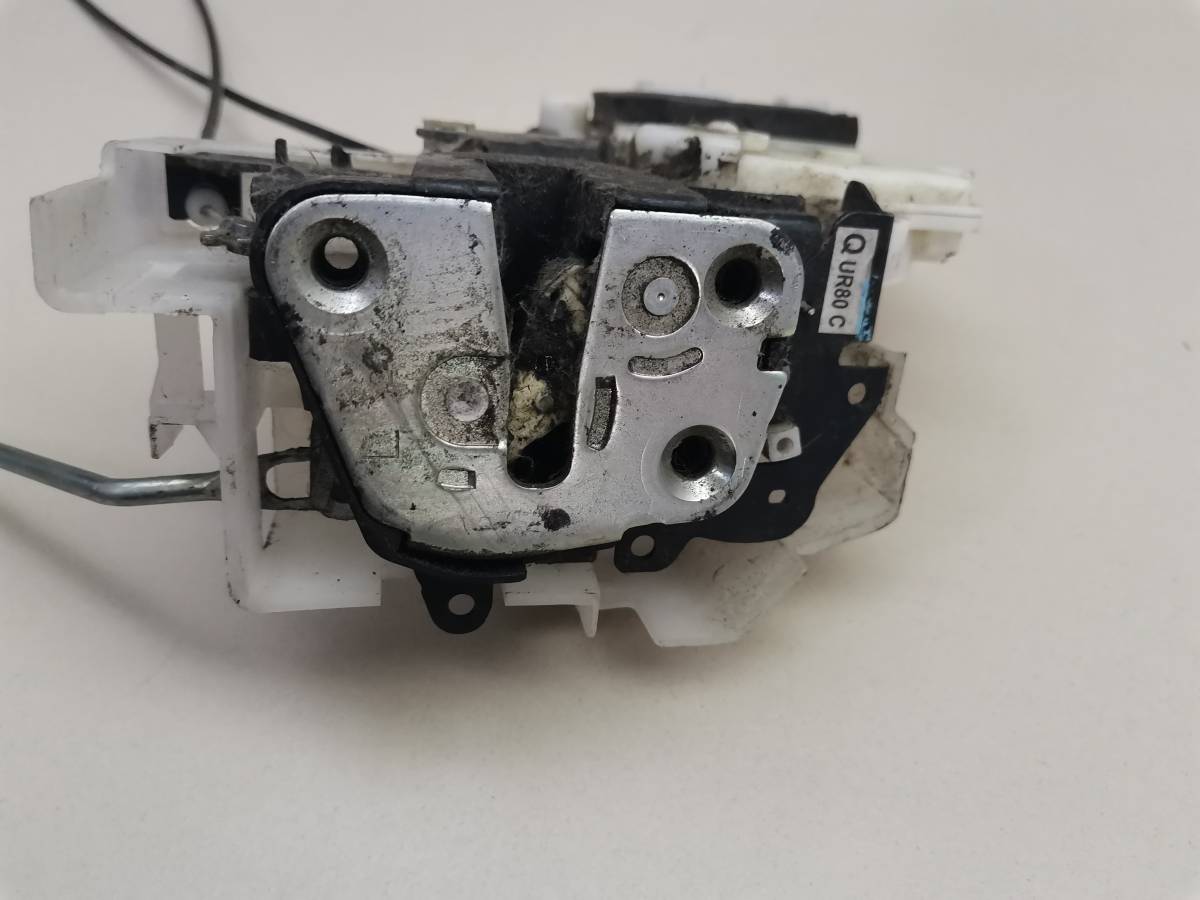 Замок двери передней левой Ford Ranger 2 2006-2011г