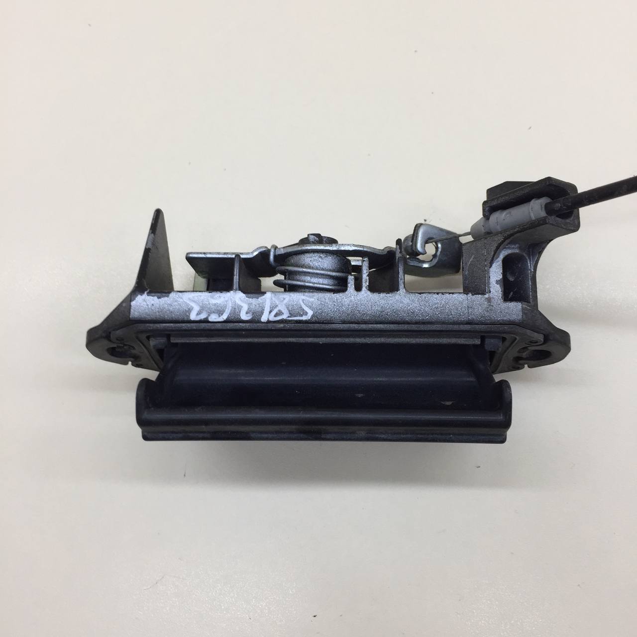 Ручка двери багажника наружная Toyota Corolla E120 2001-2007 Ручка двери багажника наружная Toyota Corolla E120 2001-2007