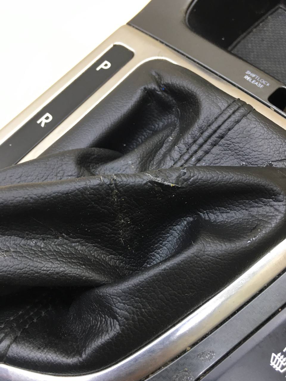 Консоль центральная Kia Optima 3 (TF) 2010-2015 Консоль центральная Kia Optima 3 (TF) 2010-2015