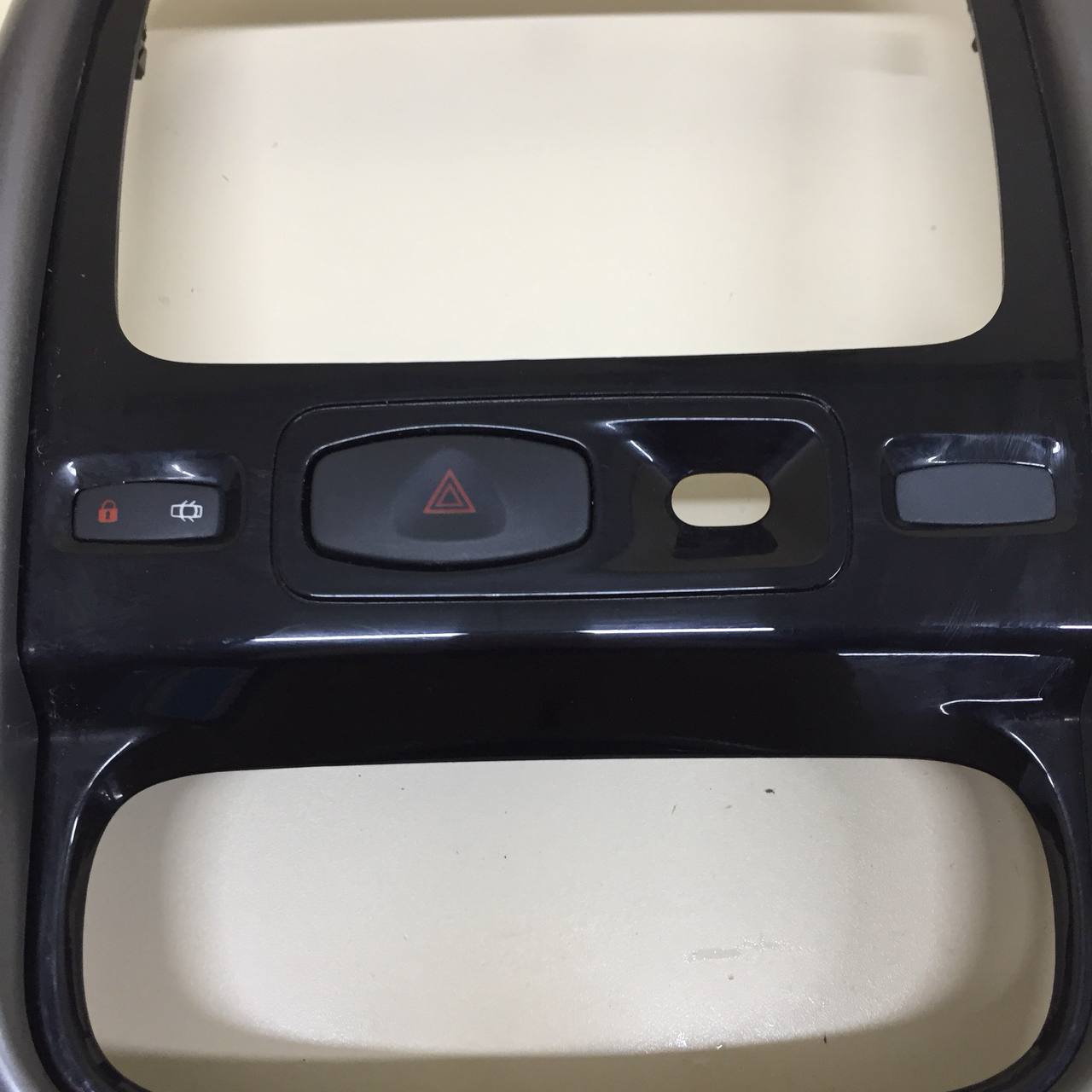 Рамка магнитолы Renault Duster (HSA, HSM) 2012>