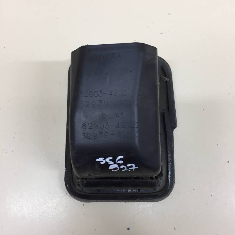 Решетка вентиляционная Toyota Rav 4 (A30) 2006-2013 Решетка вентиляционная Toyota Rav 4 (A30) 2006-2013