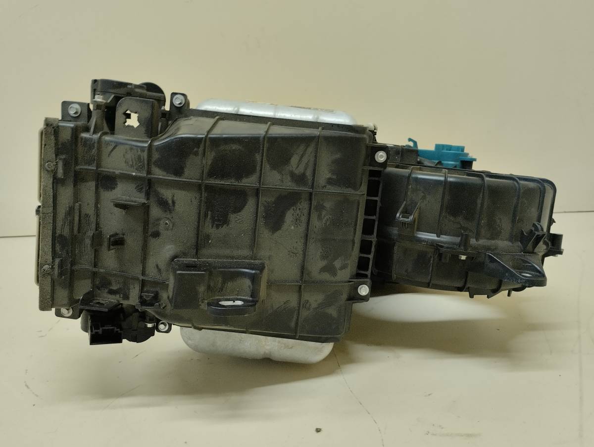 Корпус отопителя Audi Q7 (4L) 2005-2015 Корпус отопителя Audi Q7 (4L) 2005-2015