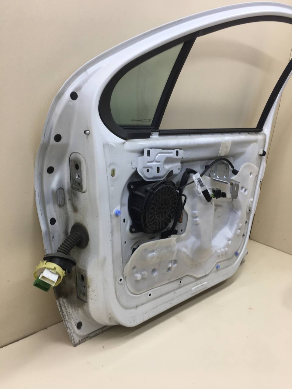 Дверь передняя правая Peugeot 207 2006-2013