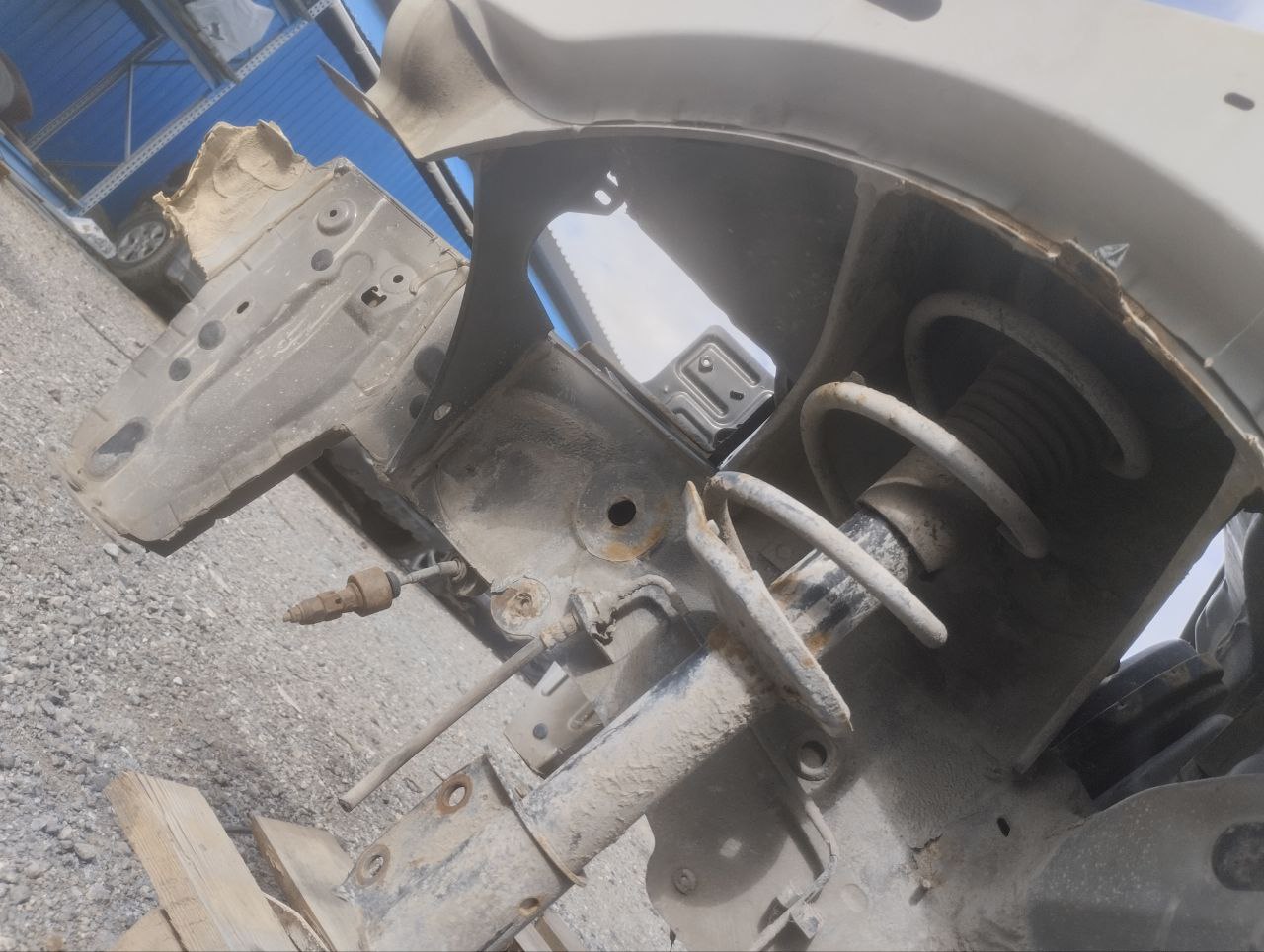 Четверть передняя левая Renault Logan (1) 2005-2014