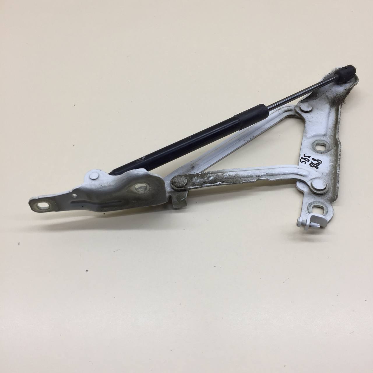 Петля крышки багажника Ford Mondeo 4 2007-2015