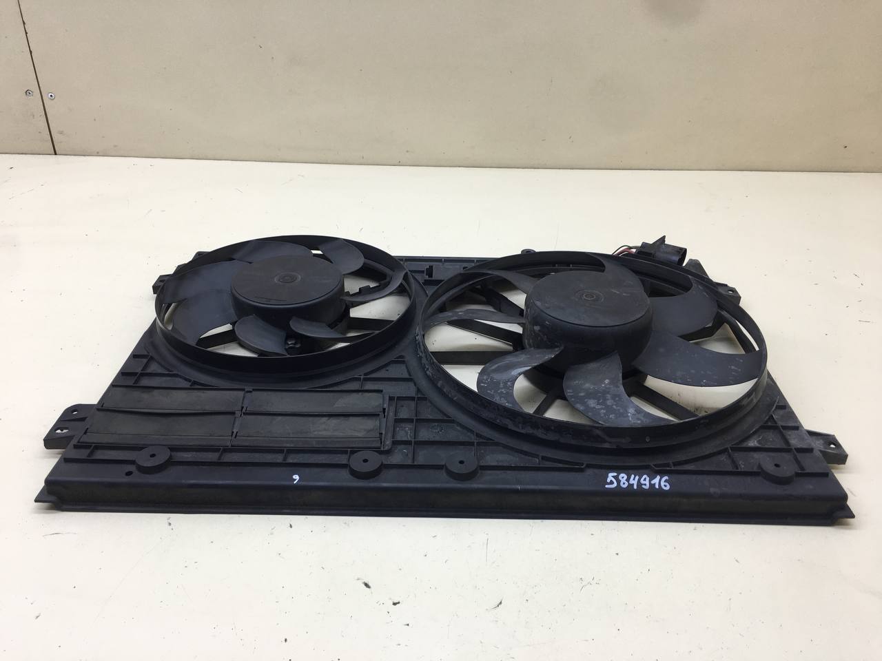 Диффузор вентилятора Volkswagen Passat B7 2011-2015