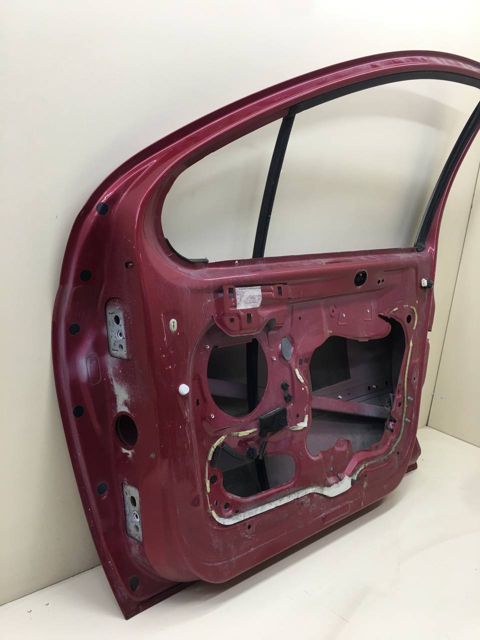 Дверь передняя правая Peugeot 207 2006-2013