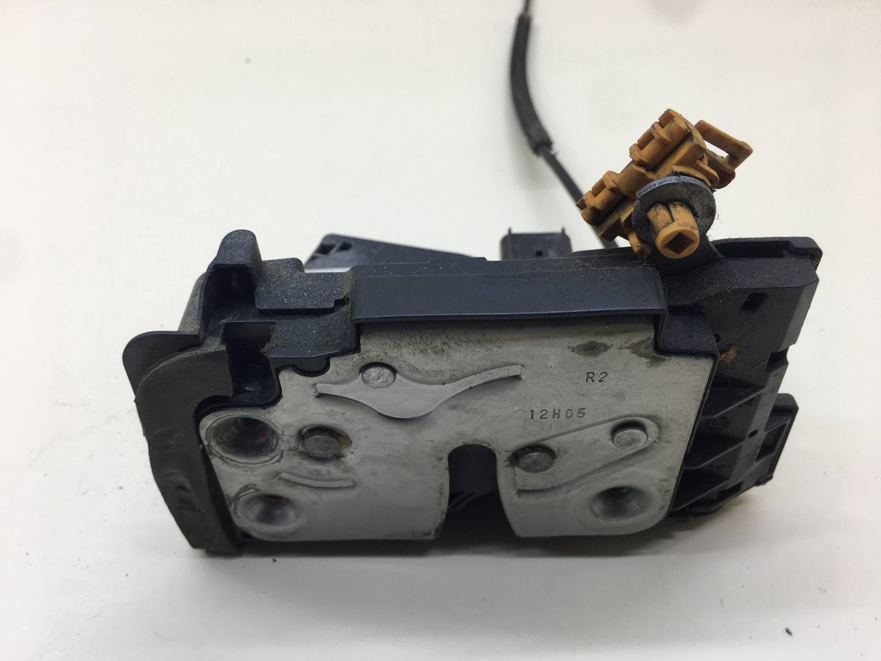Замок двери задней правой Chevrolet Cobalt (T250) 2011-2015 Замок двери задней правой Chevrolet Cobalt (T250) 2011-2015