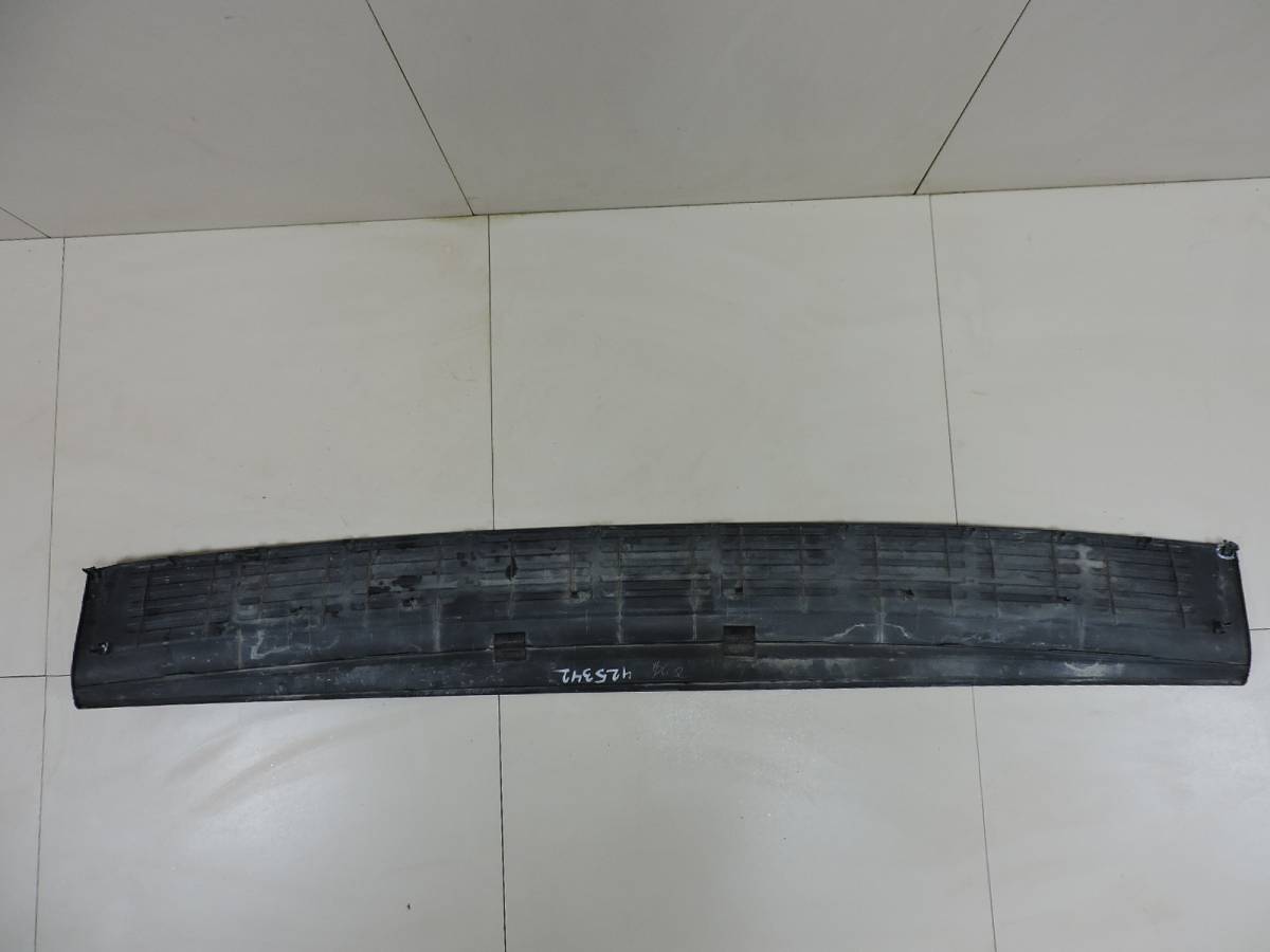 Накладка заднего бампера Toyota Land Cruiser (J200) 2007-2015