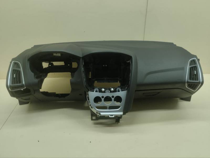 Торпедо Ford Focus 3 2011>