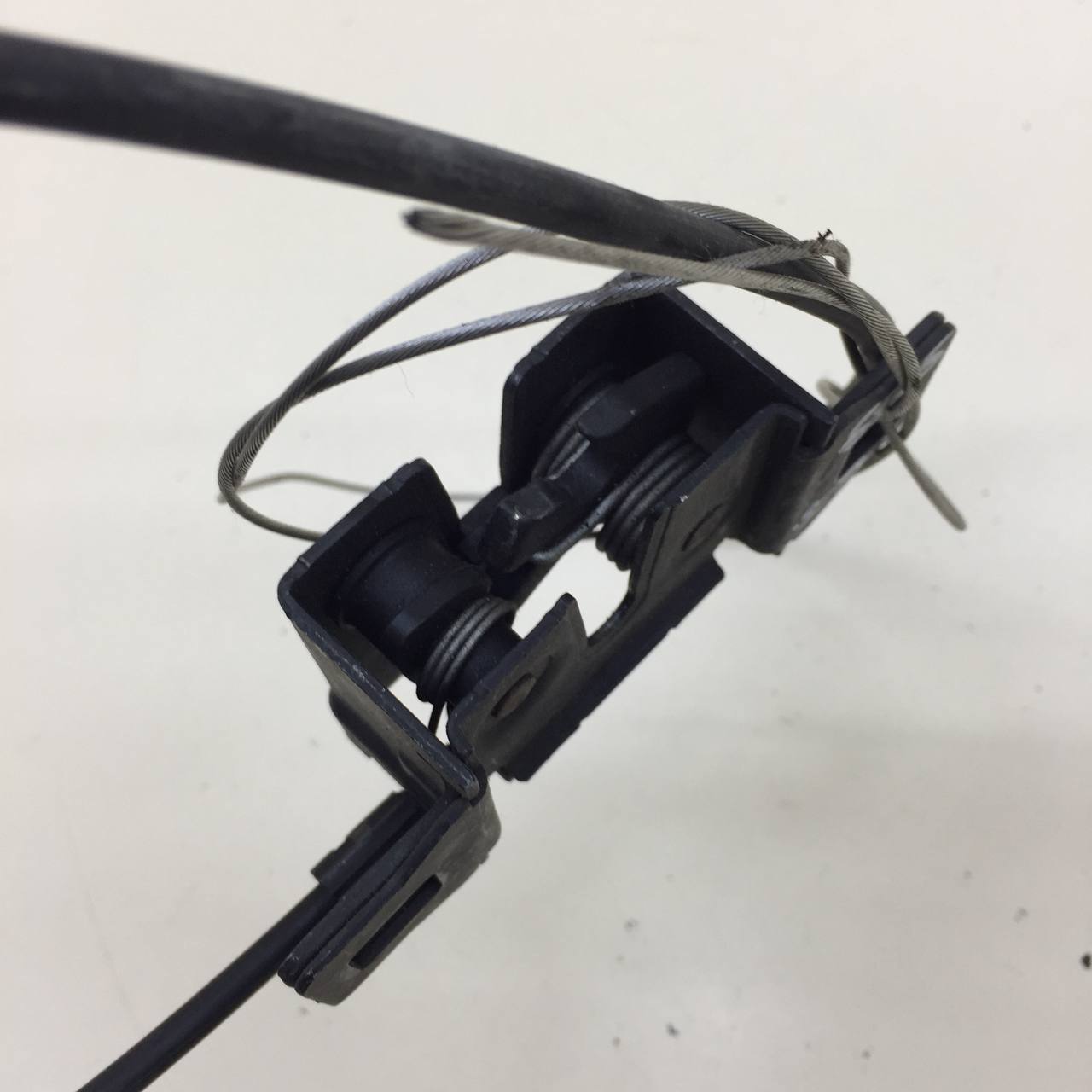 Замок капота Jaguar XF 2007-2015