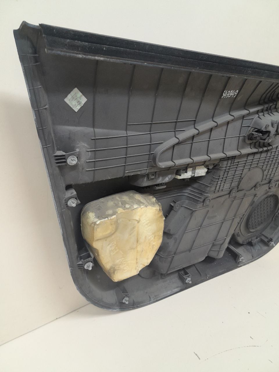 Обшивка двери передней правой Chevrolet Cobalt (T250) 2011-2015