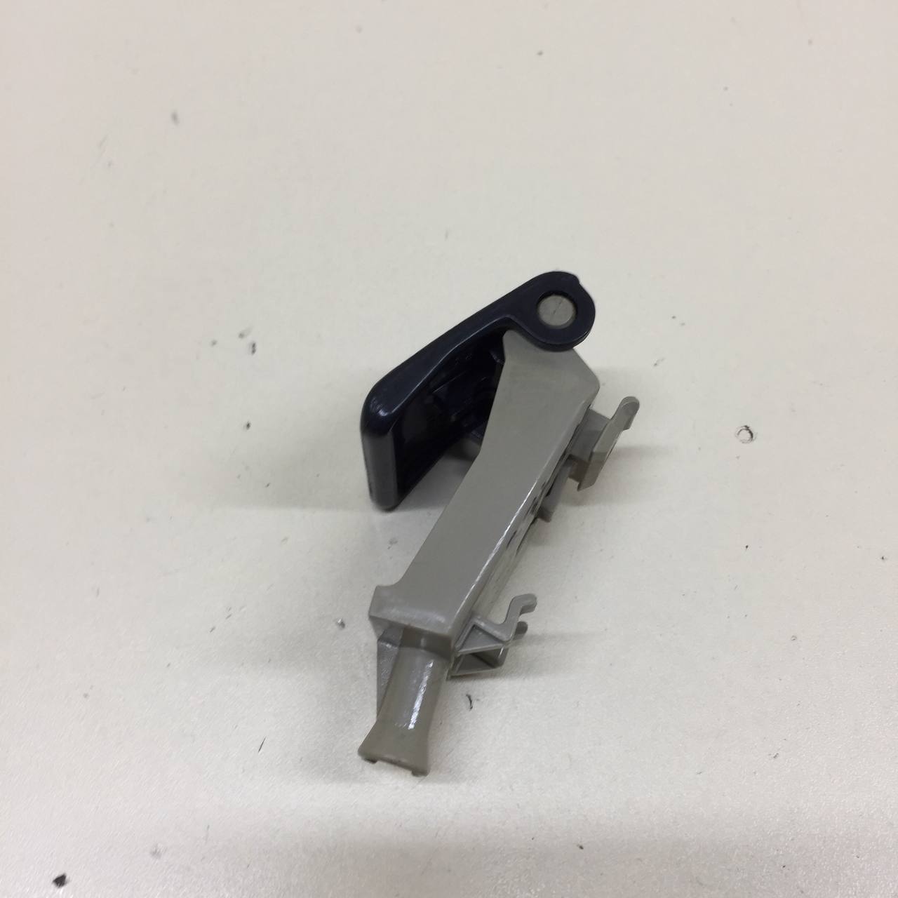 Ручка открывания капота Toyota Camry (V50) 2011-2017 Ручка открывания капота Toyota Camry (V50) 2011-2017