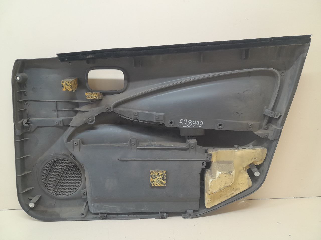 Обшивка двери передней левой Nissan Almera Classic (B10) 2006-2013
