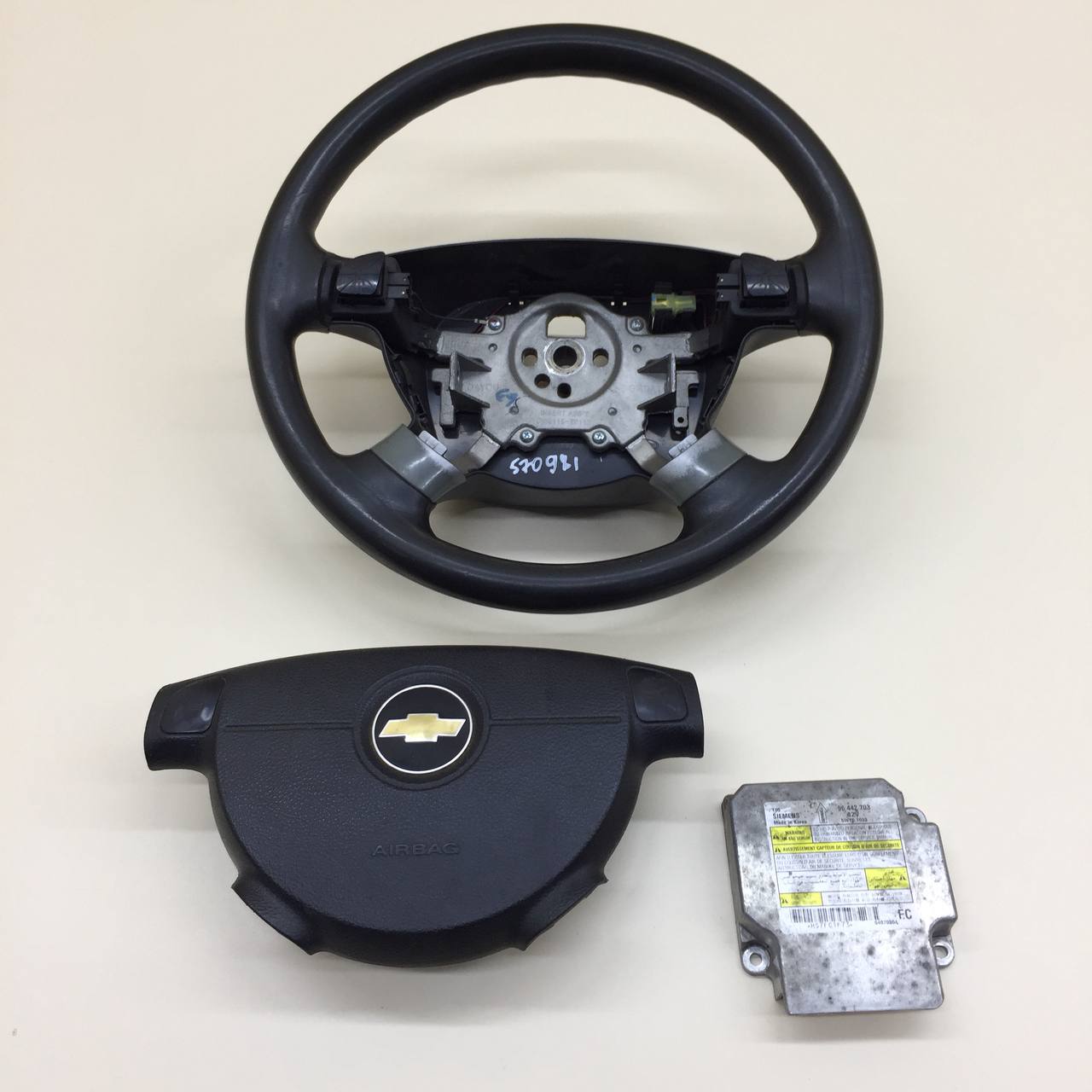 Подушка безопасности в рулевое колесо Chevrolet Aveo T250 2005-2011