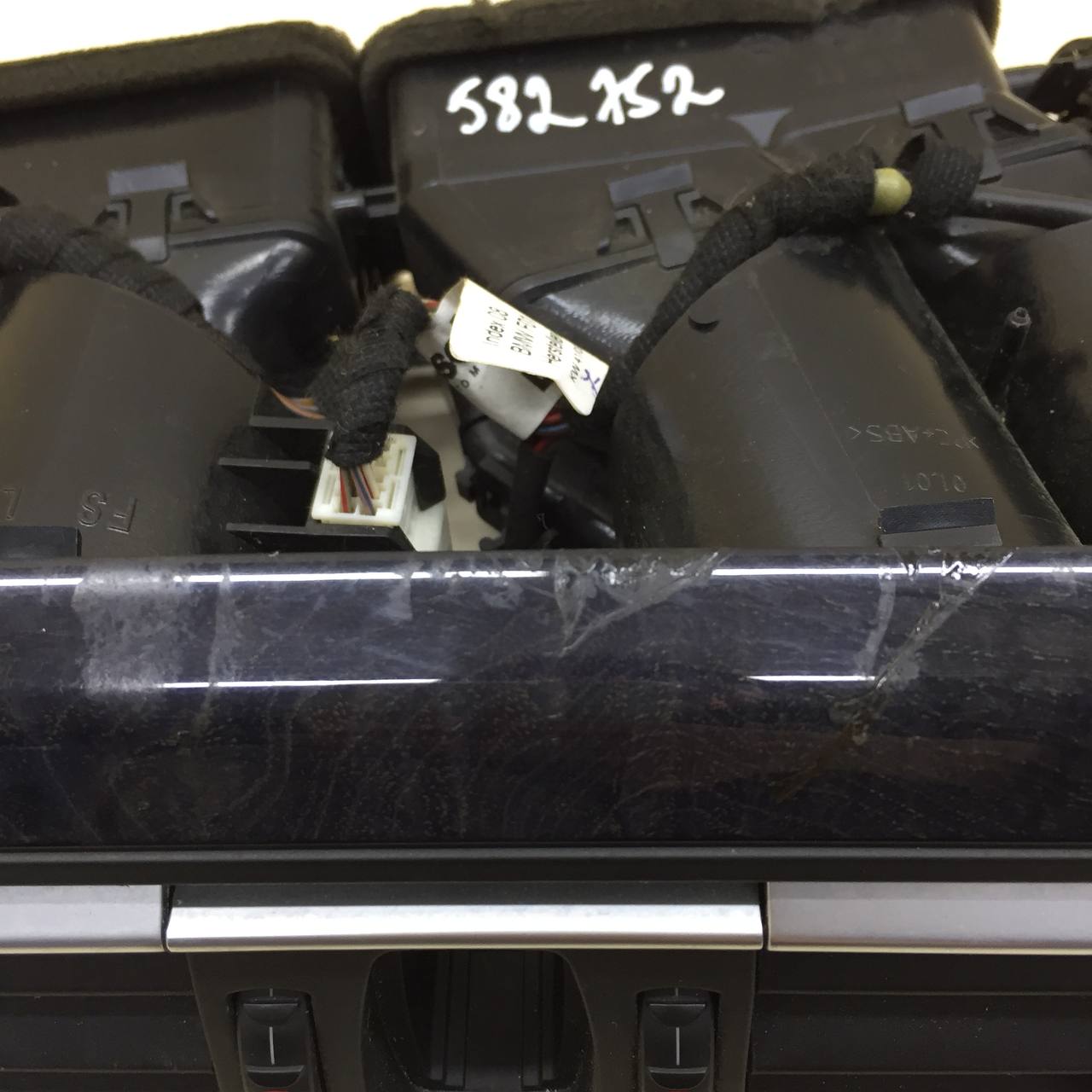 Дефлектор воздушный BMW 7-Series F01,F02  2008-2015