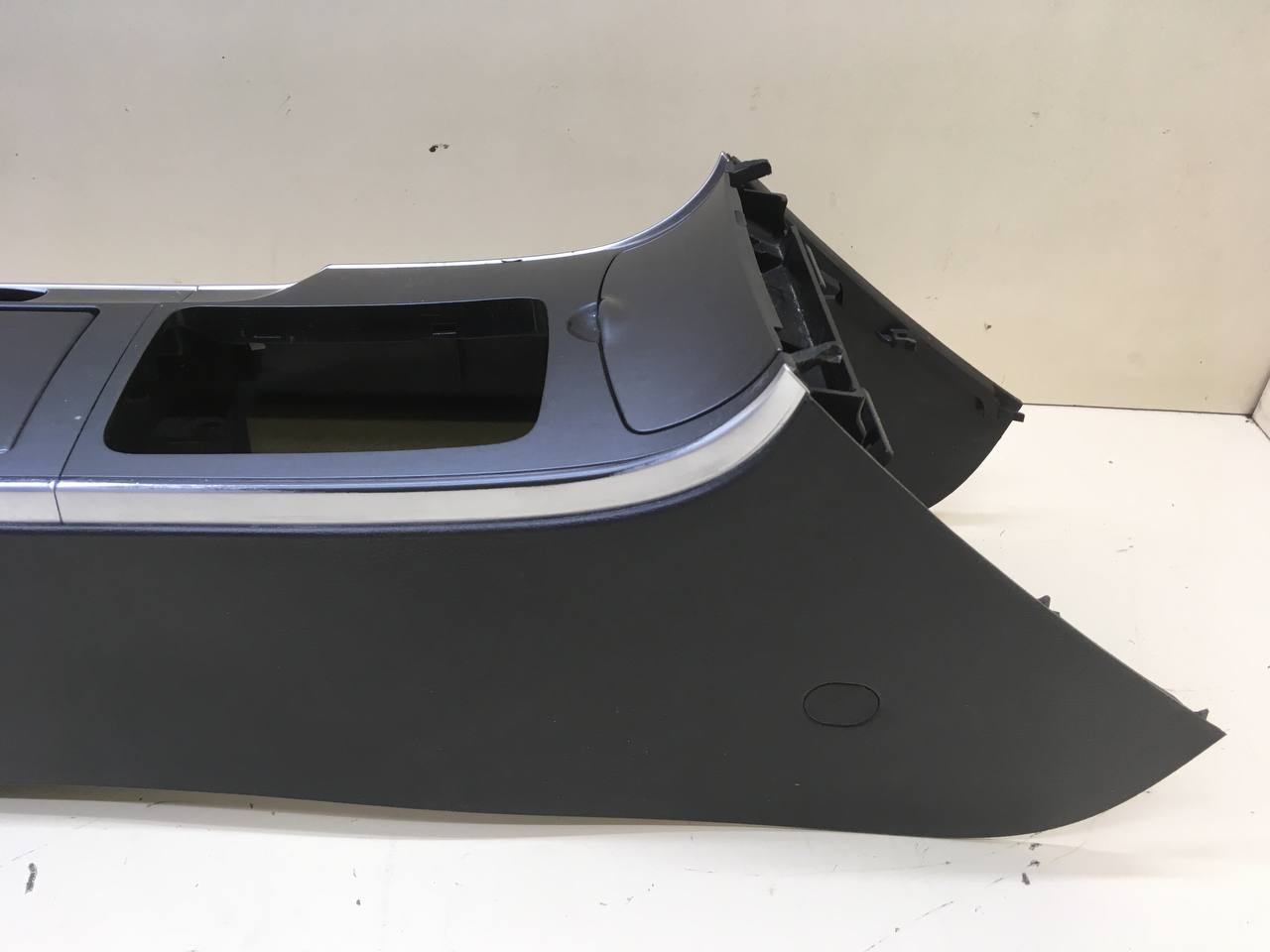 Консоль центральная Mazda Mazda 6 (GG) 2002-2007 Консоль центральная Mazda Mazda 6 (GG) 2002-2007