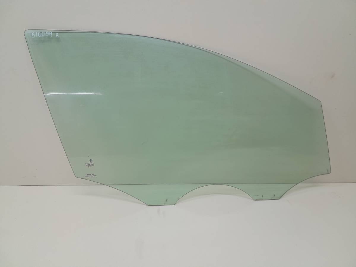 Стекло двери передней правой Volkswagen Polo (MK5) 2011-2020