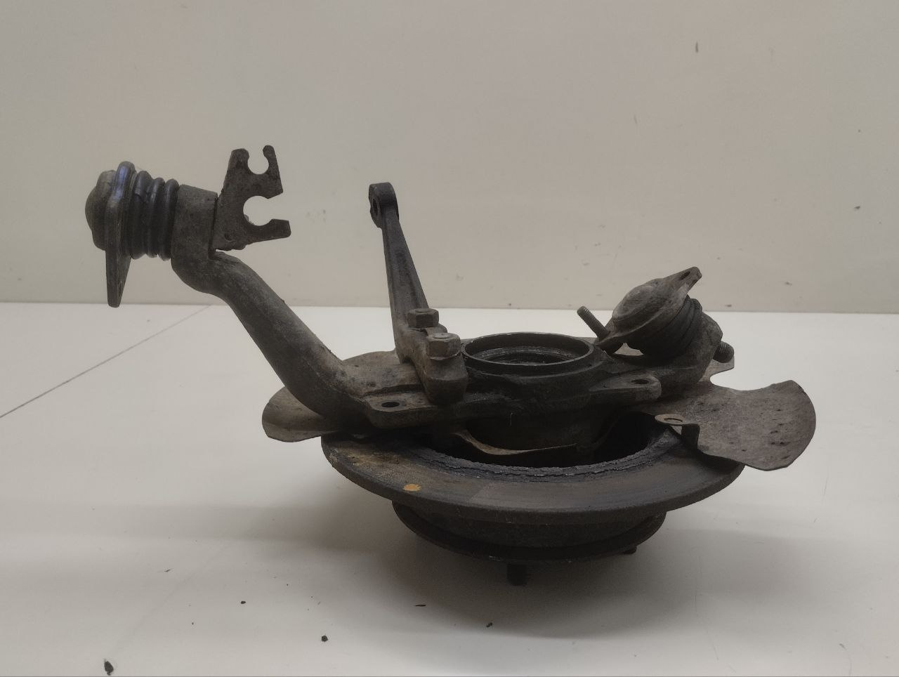 Кулак поворотный передний правый Chevrolet Niva 2009-2020