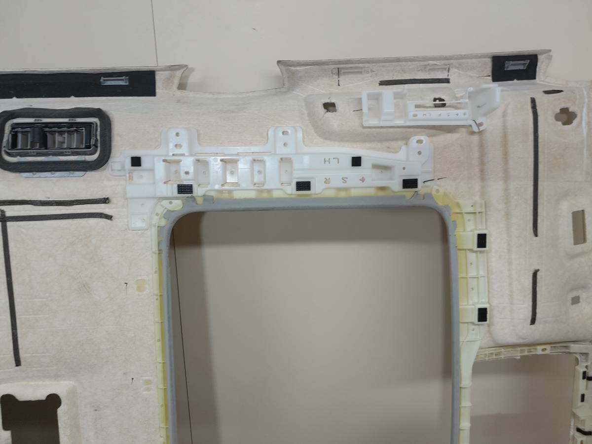 Обшивка потолка Toyota Land Cruiser (J200) 2007-2015 Обшивка потолка Toyota Land Cruiser (J200) 2007-2015