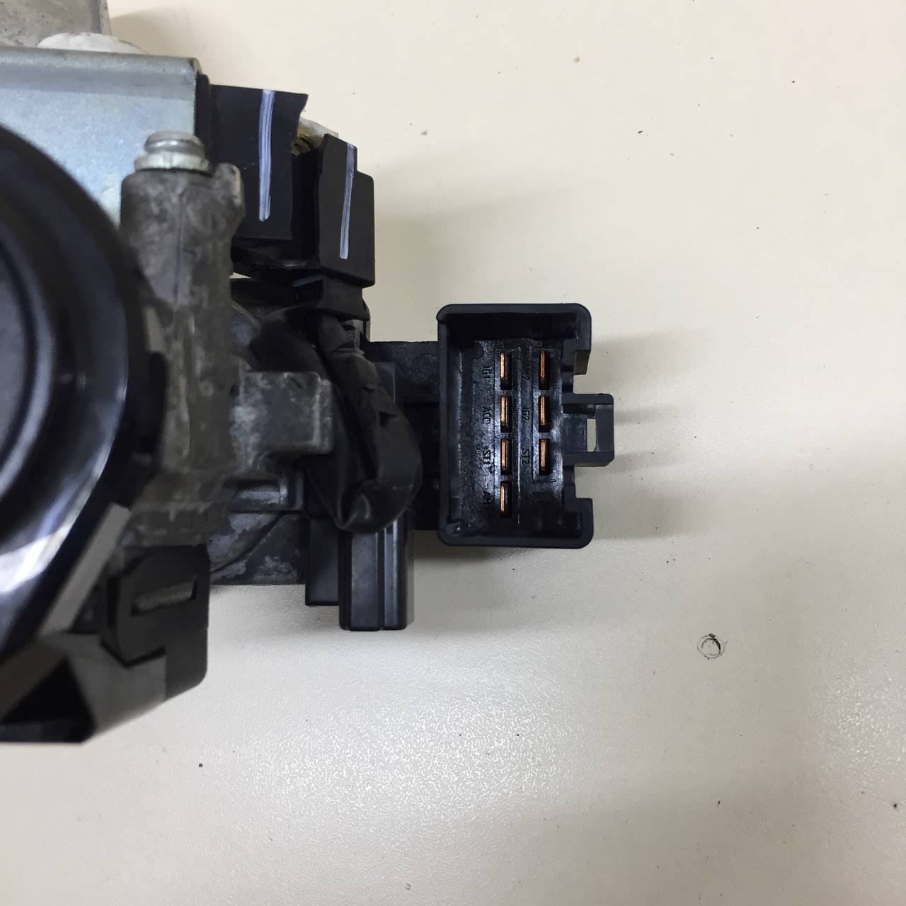 Замок зажигания Toyota Corolla E180 2013-2019 Замок зажигания Toyota Corolla E180 2013-2019