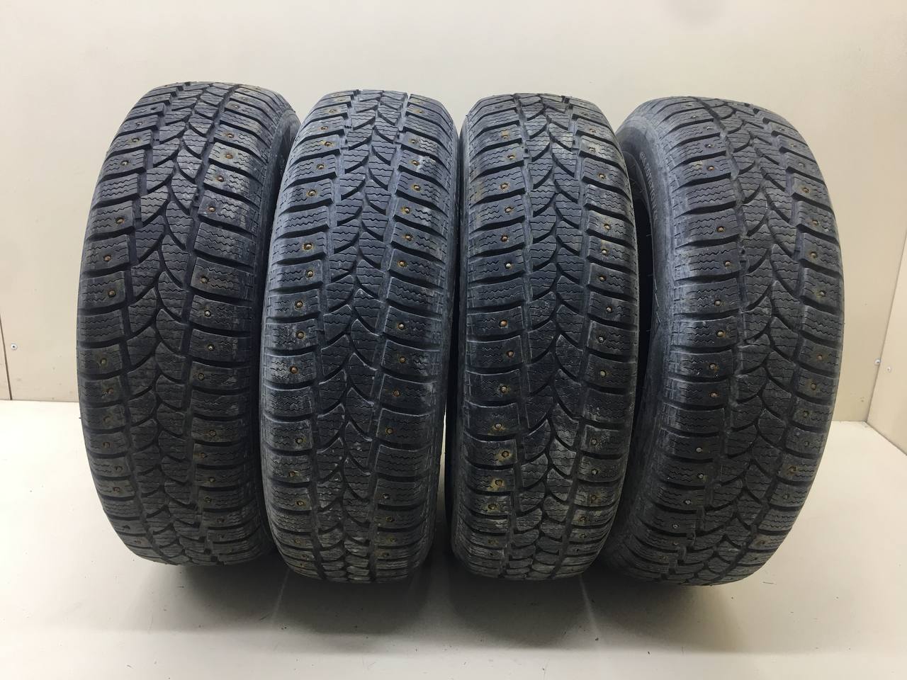 Шины к-кт R14 Зимние шипованные Tigar Sisura STUD Шины к-кт R14 Зимние шипованные Tigar Sisura STUD