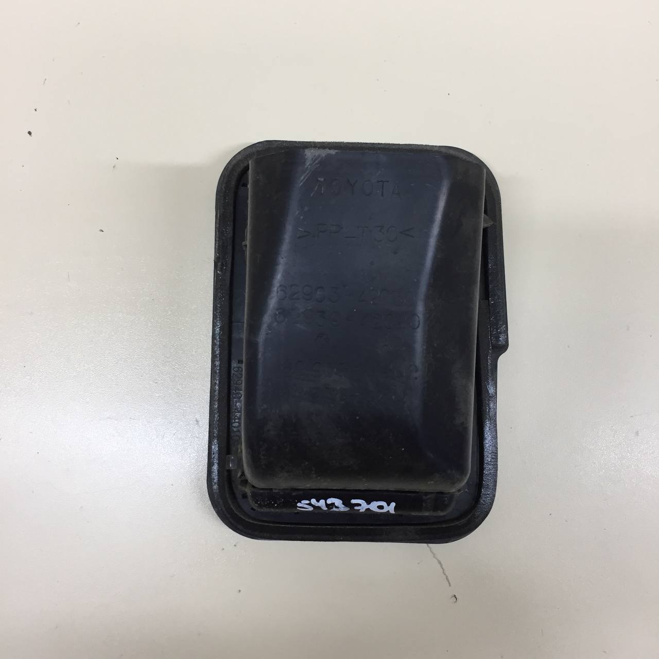 Решетка вентиляционная Toyota Rav 4 (A30) 2006-2013 Решетка вентиляционная Toyota Rav 4 (A30) 2006-2013