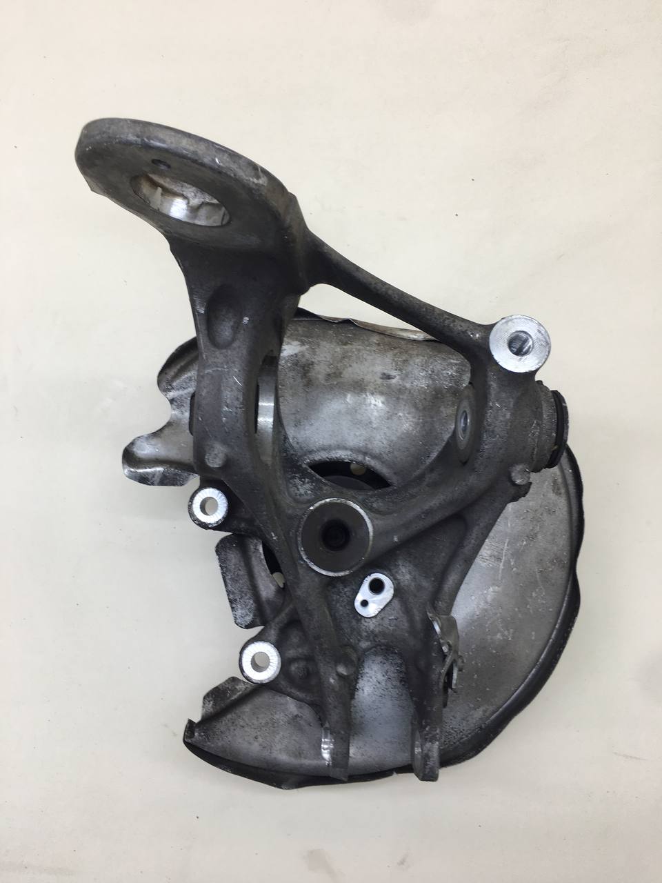 Кулак поворотный задний левый Audi A6 (C7) 2011>