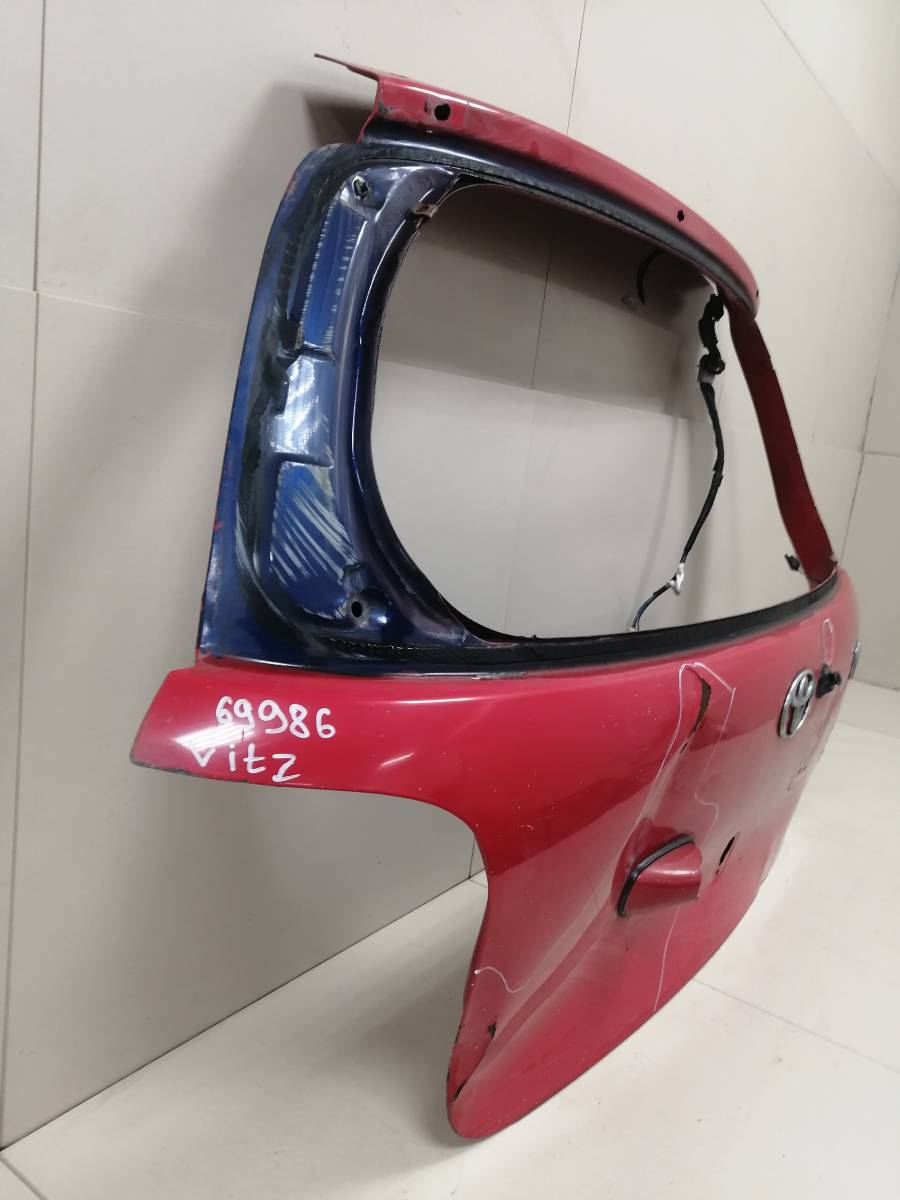 Дверь багажника Toyota Vitz (P10) 1999-2005 Дверь багажника Toyota Vitz (P10) 1999-2005
