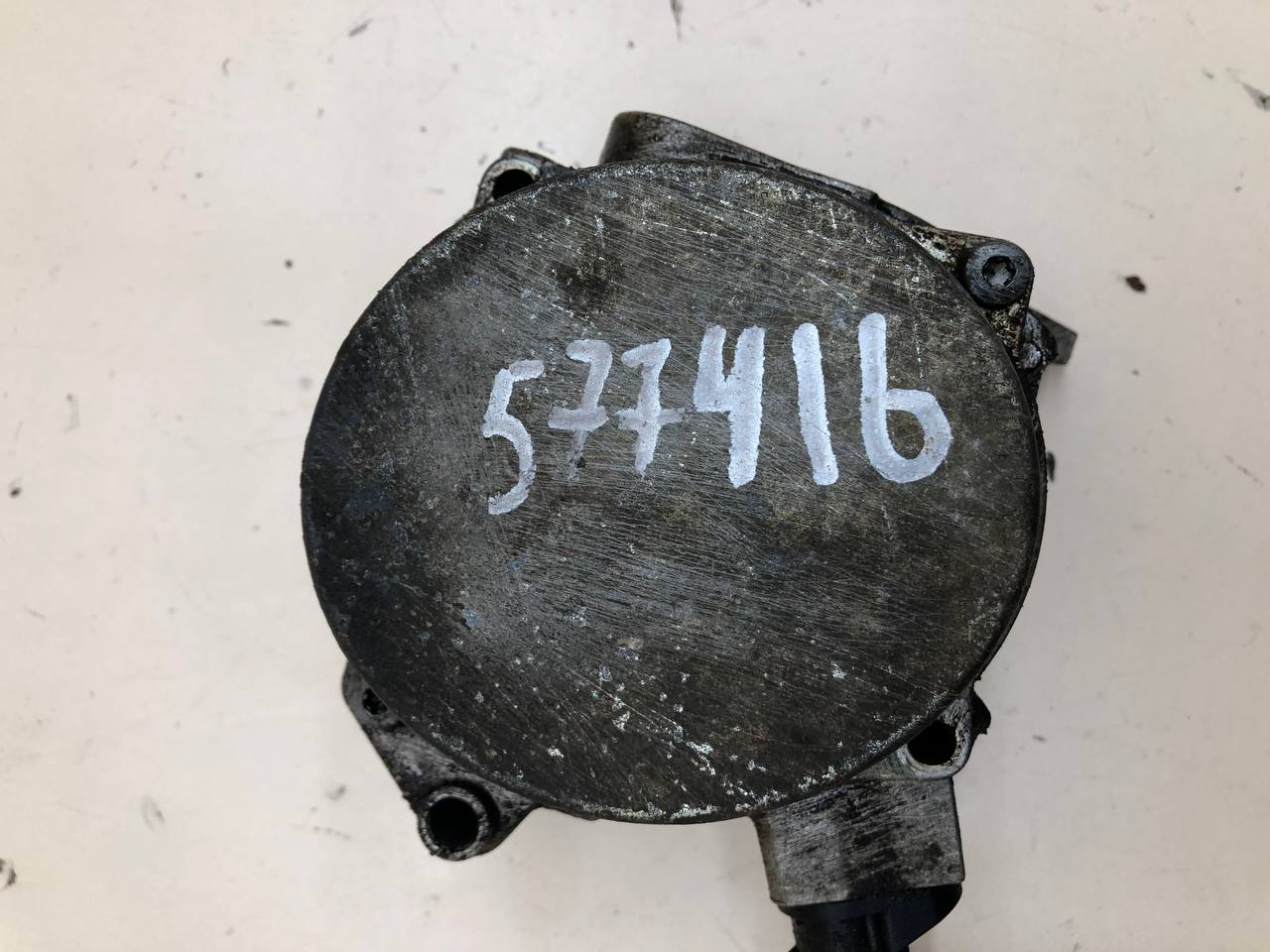 Насос вакуумный Volkswagen Tiguan (5N1) 2007-2011 Насос вакуумный Volkswagen Tiguan (5N1) 2007-2011
