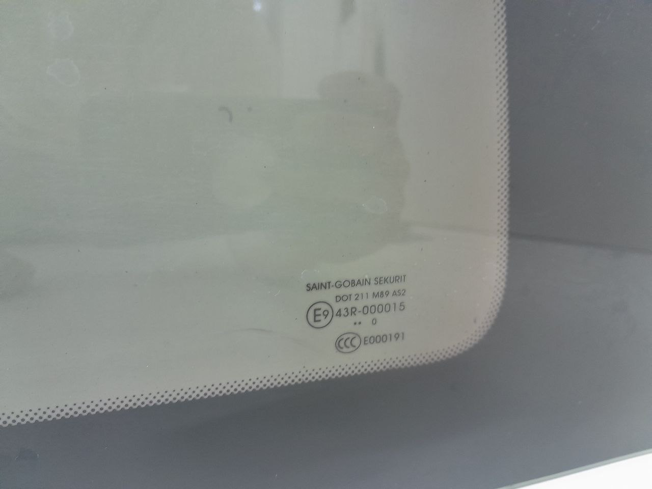 Стекло кузовное глухое левое Citroen Berlingo (NEW) (B9) 2008>