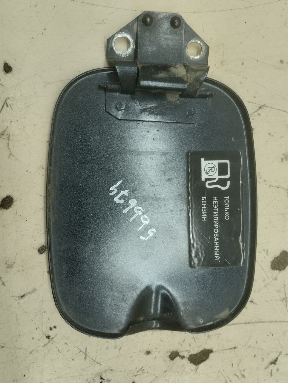 Лючок бензобака Chevrolet Niva 2009-2020