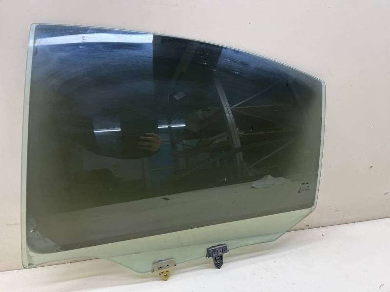 Стекло двери задней левой Nissan Primera (P12) 2002-2007