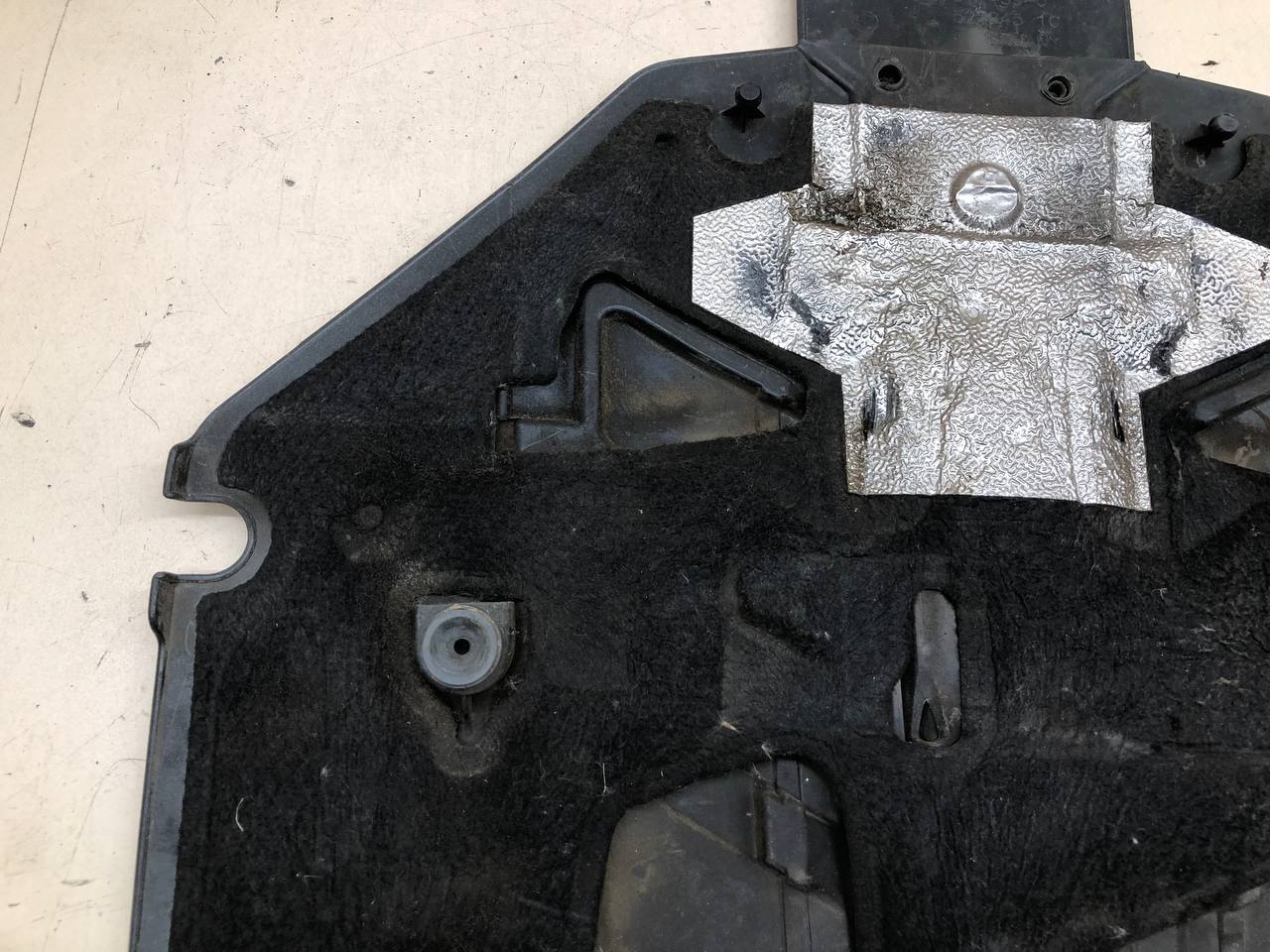 Крышка двигателя декоративная BMW 7-Series F01,F02 2008-2015 Крышка двигателя декоративная BMW 7-Series F01,F02 2008-2015