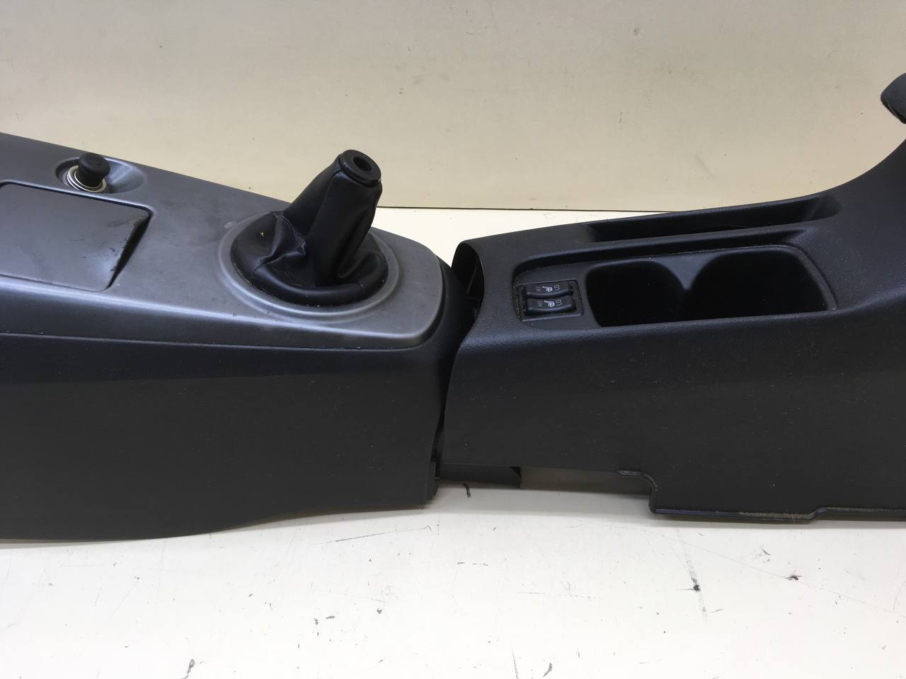 Консоль центральная Mitsubishi Lancer 9  (CS/Classic) 2000-2011