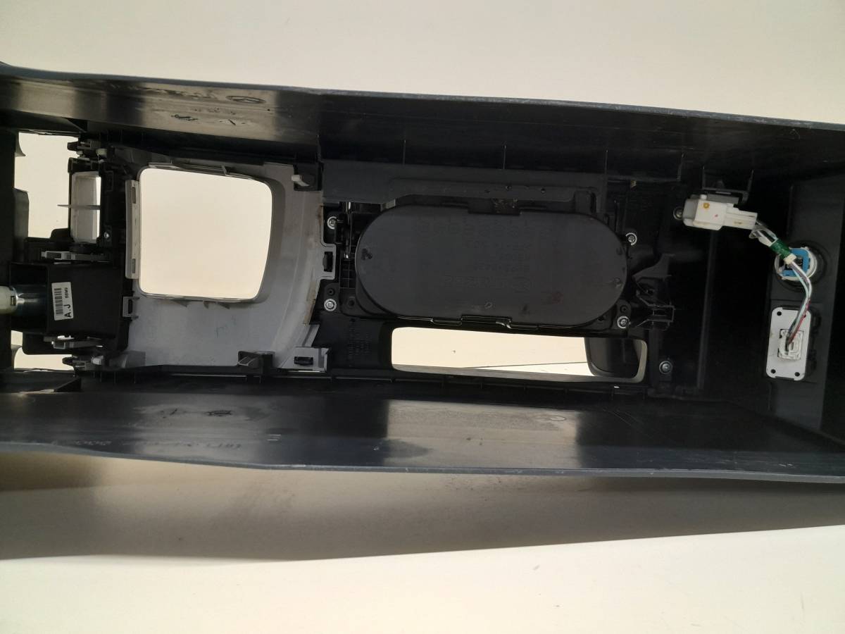 Консоль центральная Mazda Mazda 3 (BL) 2009-2013