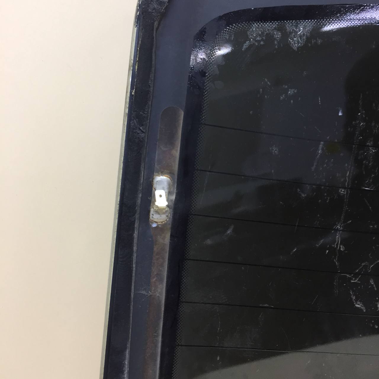 Стекло заднее Hyundai Sonata 4 (EF,Tagaz) 2001-2012