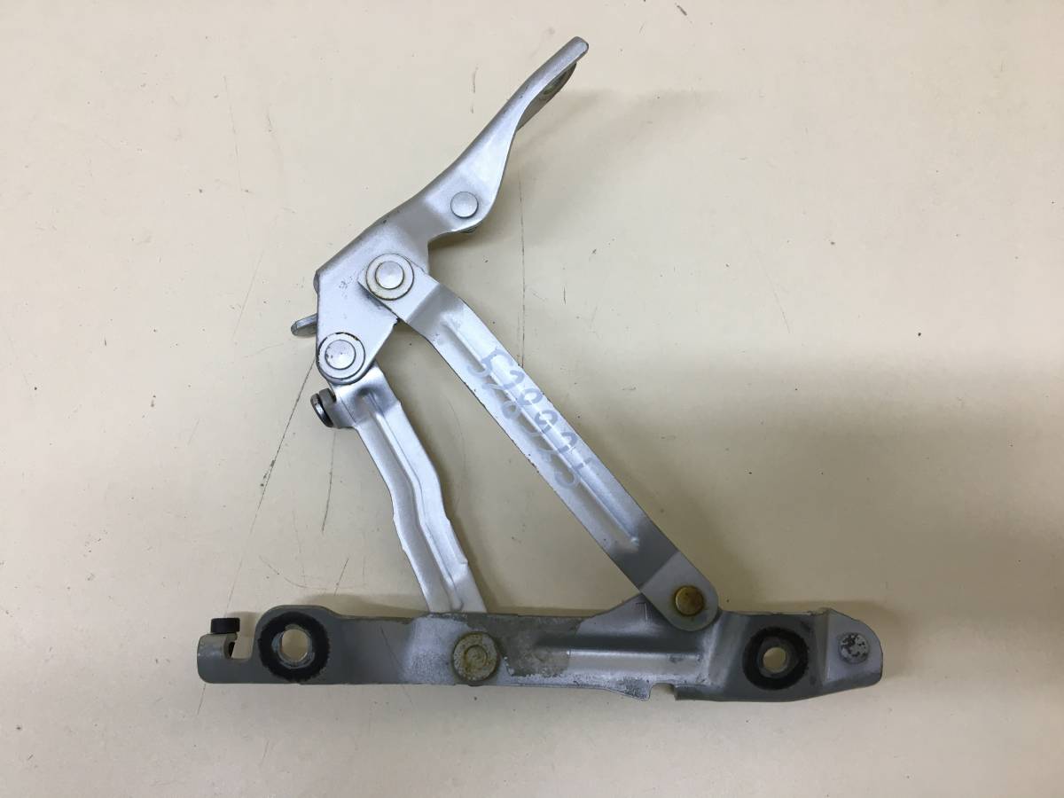 Петля крышки багажника Mazda Mazda 3 (BK) 2002-2009