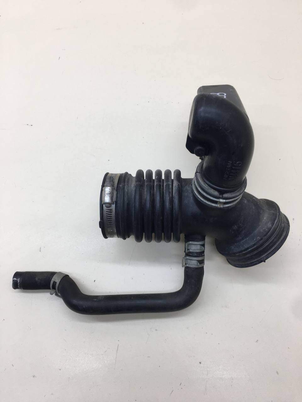 Патрубок воздушного фильтра Nissan Primera (P12) 2002-2007