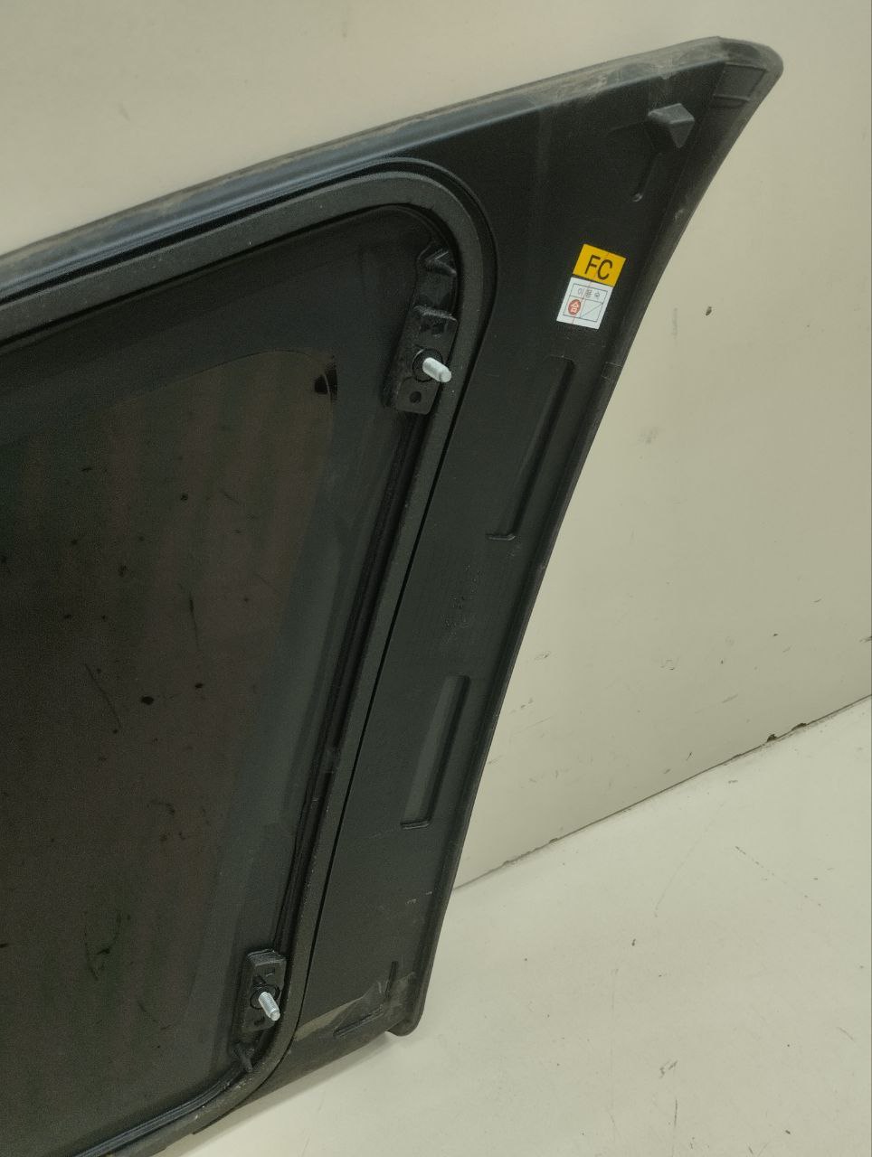 Стекло кузовное глухое левое Chevrolet Captiva (C140) 2011-2016 Стекло кузовное глухое левое Chevrolet Captiva (C140) 2011-2016