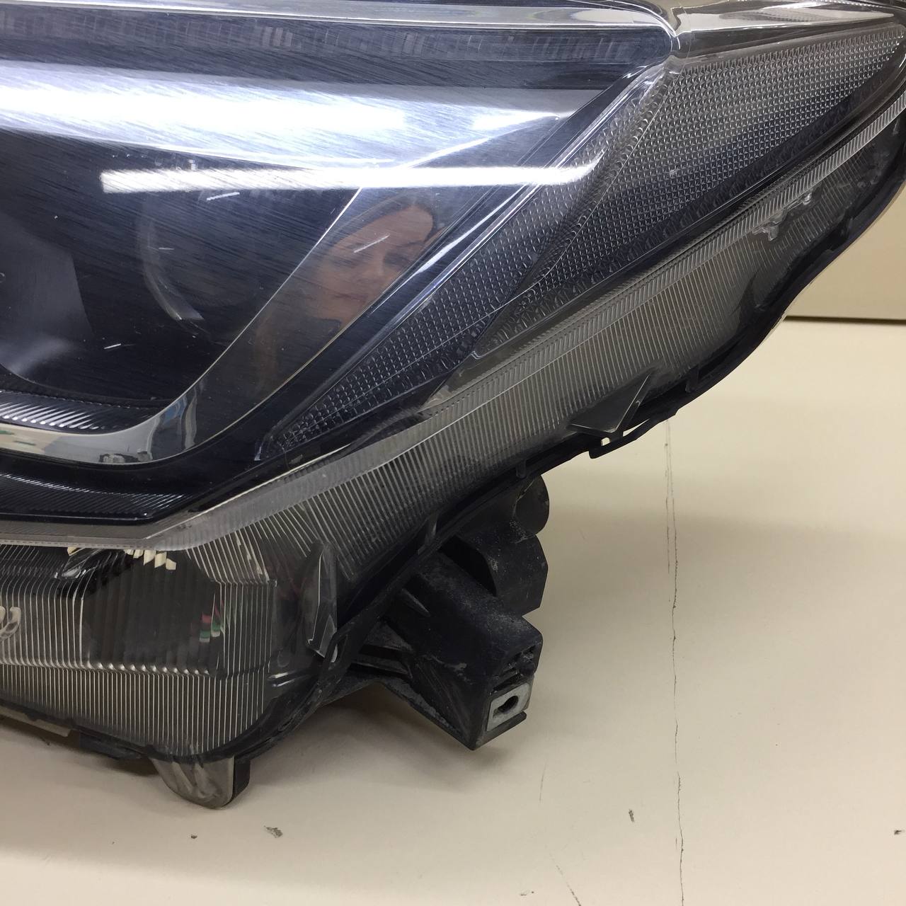 Фара левая Toyota Rav 4 (XA40) 2013-2019