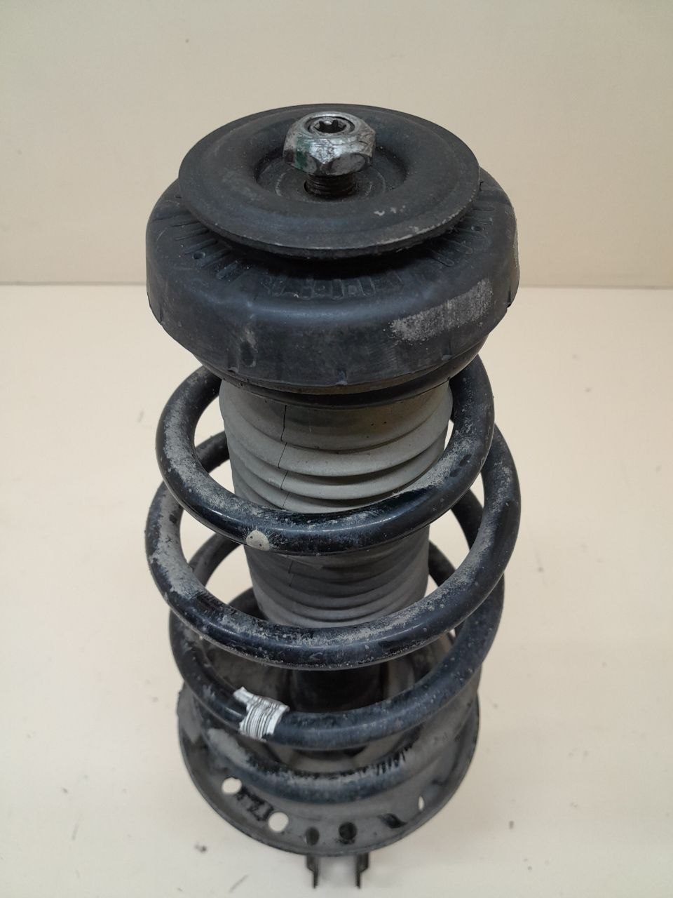 Амортизатор передний левый Chevrolet Cruze (J300) 2009-2016