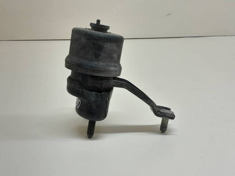 Опора двигателя левая Toyota Camry (XV50) 2011-2017 Опора двигателя левая Toyota Camry (XV50) 2011-2017