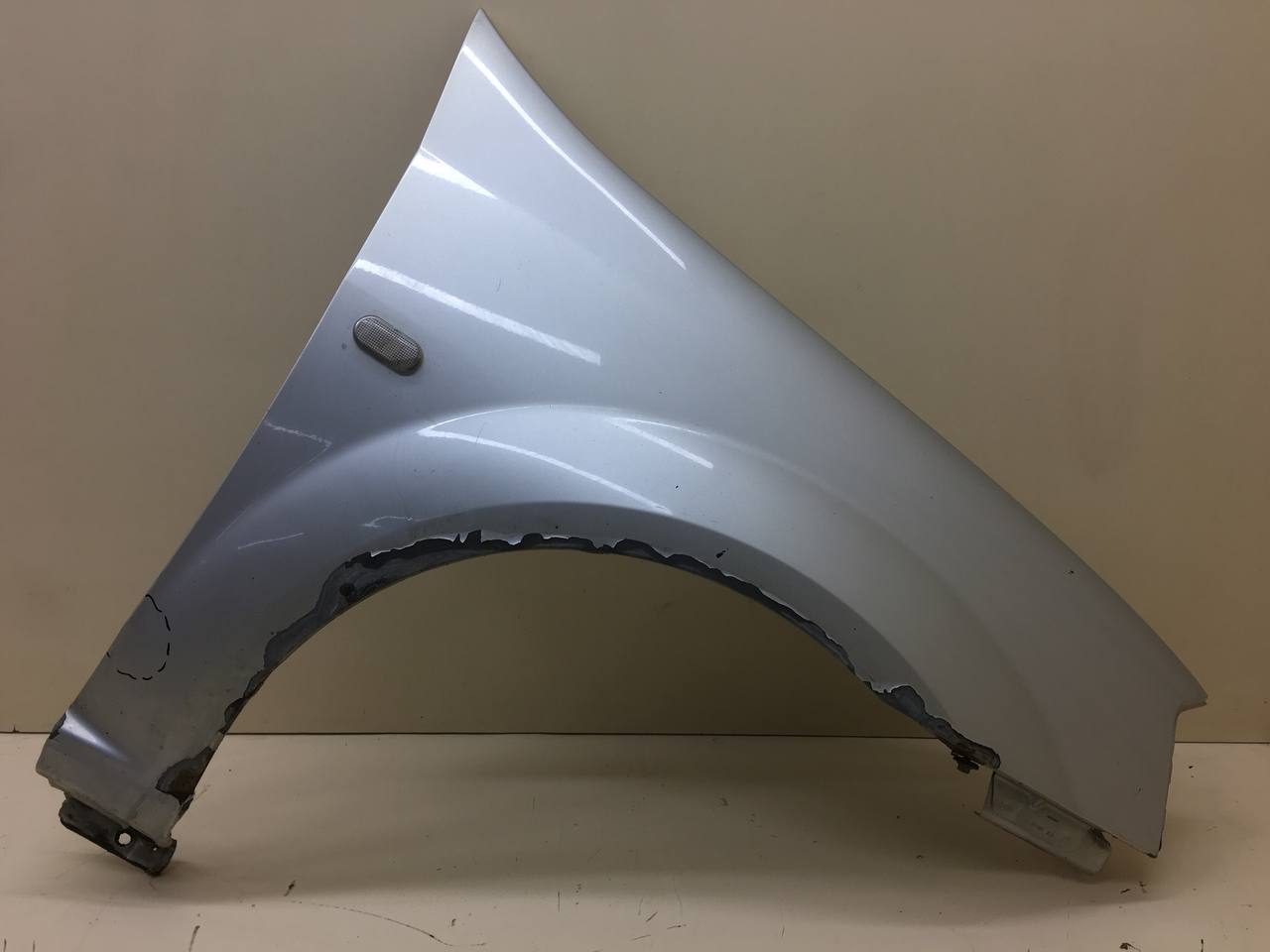 Крыло переднее правое Lada Largus 2012>