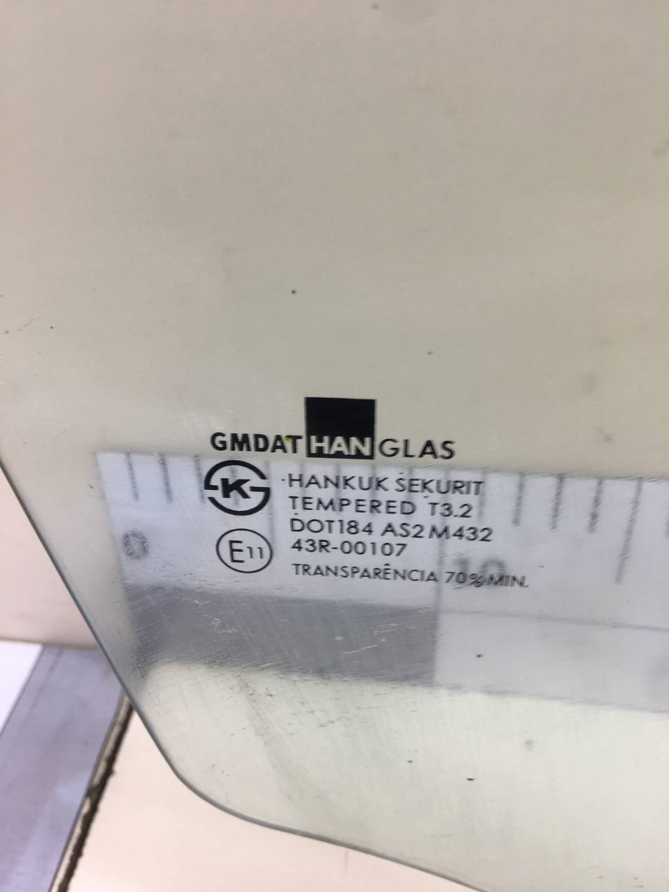 Стекло двери передней правой Chevrolet Aveo T200 2003-2008