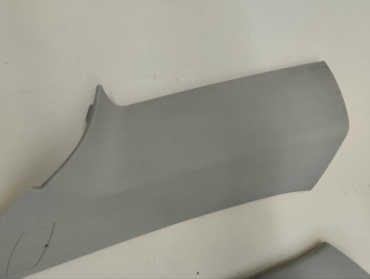 Обшивка стойки Ford Focus 2 (DA) 2005-2008 Обшивка стойки Ford Focus 2 (DA) 2005-2008